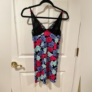Betsy Johnson NWT intimate. Size Sm. Floral print, lace & bows. Keyhole back